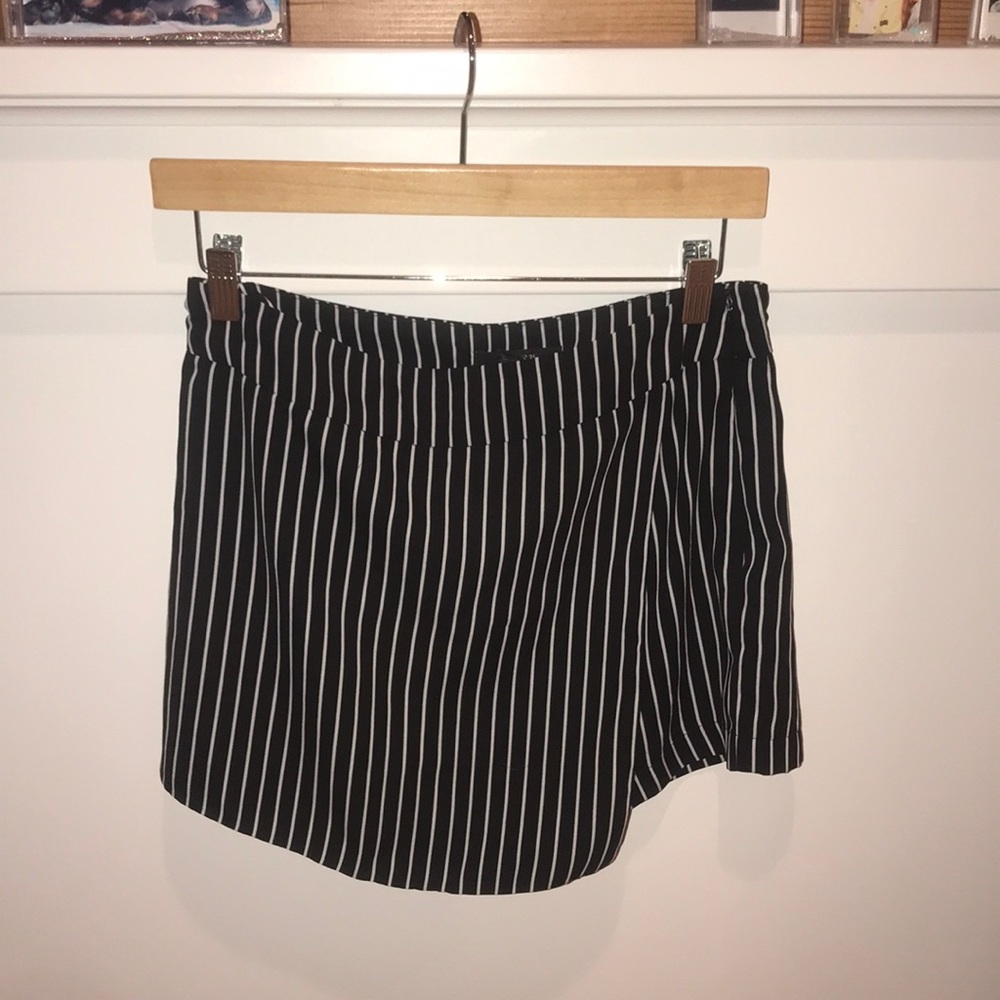 NWOT Striped Skort / Skirt
